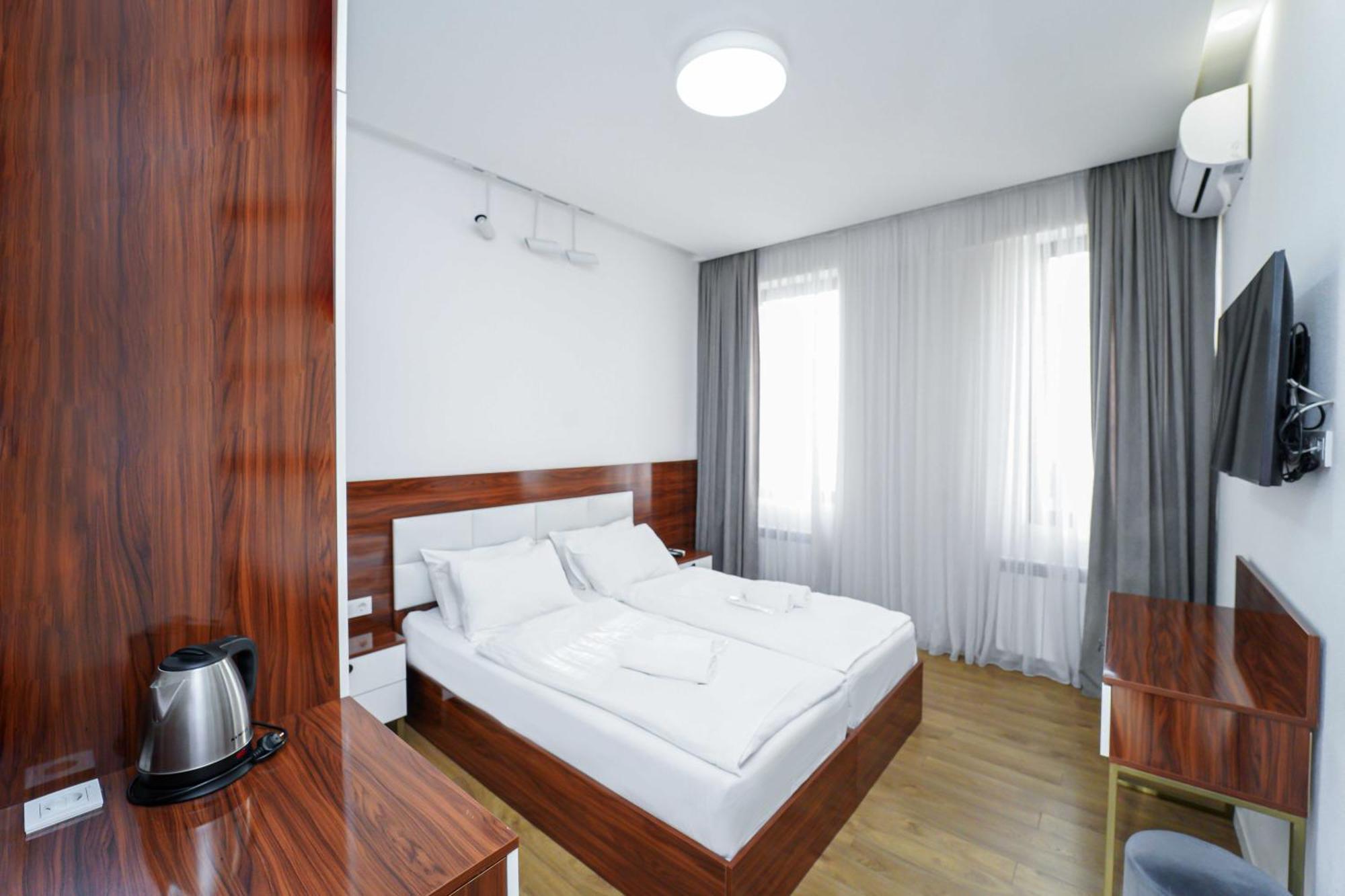 Hotel Type Rooms On Avenue Melikishvili, City Center Тбілісі Екстер'єр фото
